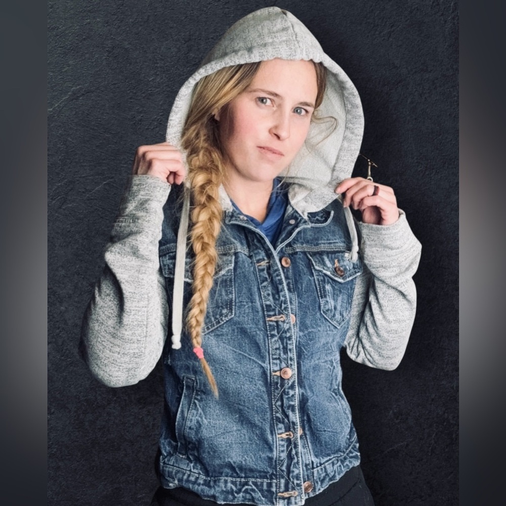 Amethyst Jeans Blue Denim Jacket with soft Gray Sleeves - Picture 5 of 7